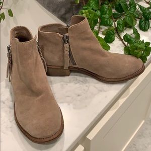 Dolce vita suede booties 😍